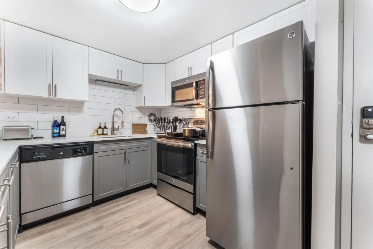 Holiday home Downtown King Bed Rooftop Fitness Center Flr View *