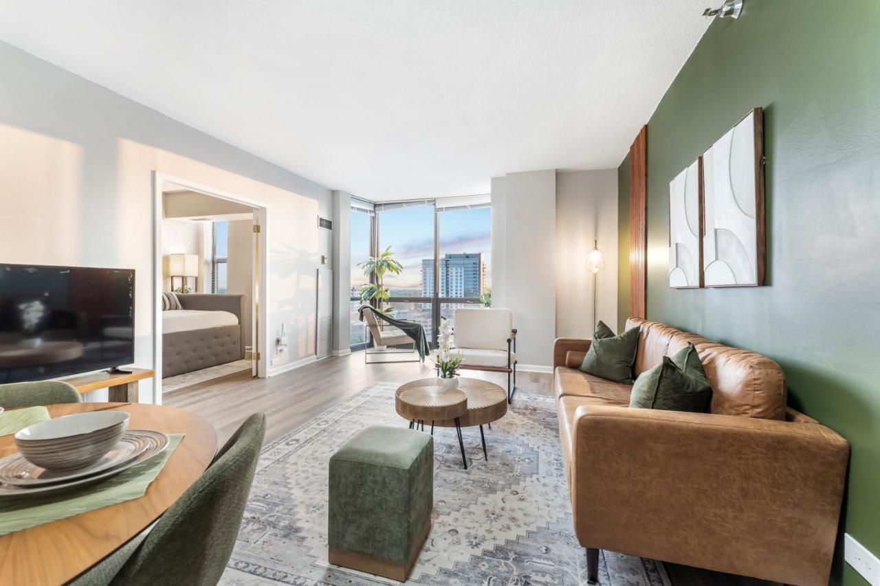 Holiday home Downtown King Bed Rooftop Fitness Center Flr View *