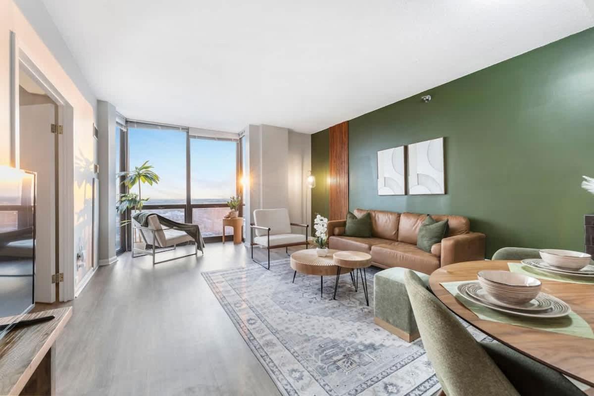 Downtown King Bed Rooftop Fitness Center Flr View Holiday home